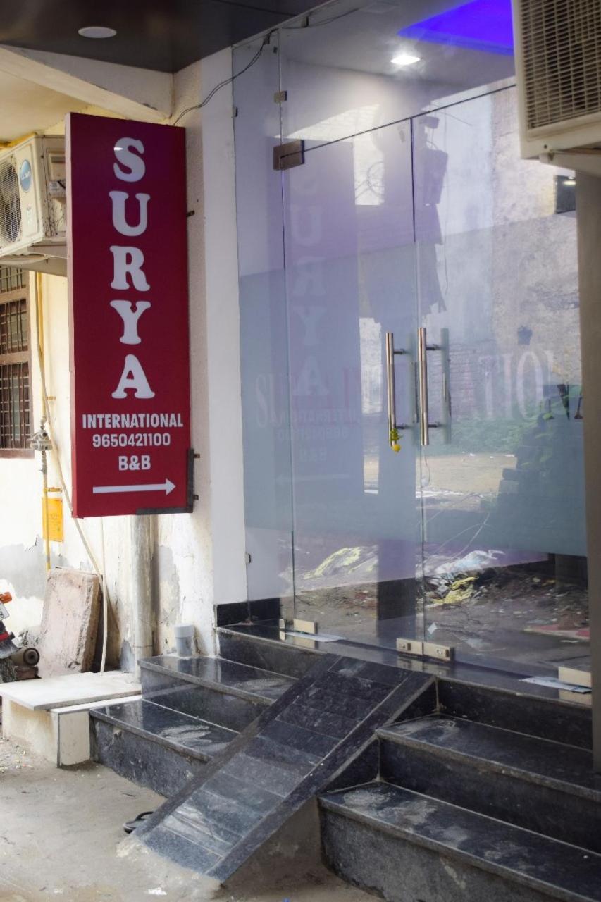 Bed and Breakfast Surya International Nuova Delhi Esterno foto